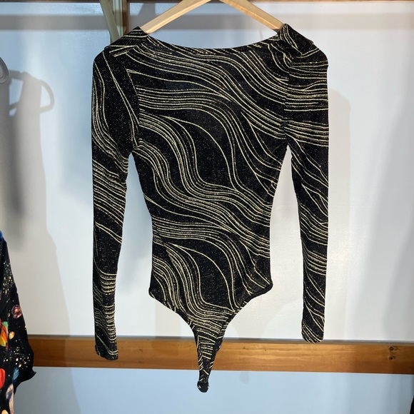 Black and gold sparkly gymnastics leotard - Picture 2 of 4